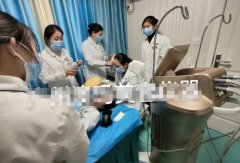 雙逆博士培訓(xùn)實操班哪里學(xué)？澳瑪商學(xué)院光電美容操作師培訓(xùn)——雙逆博士課程